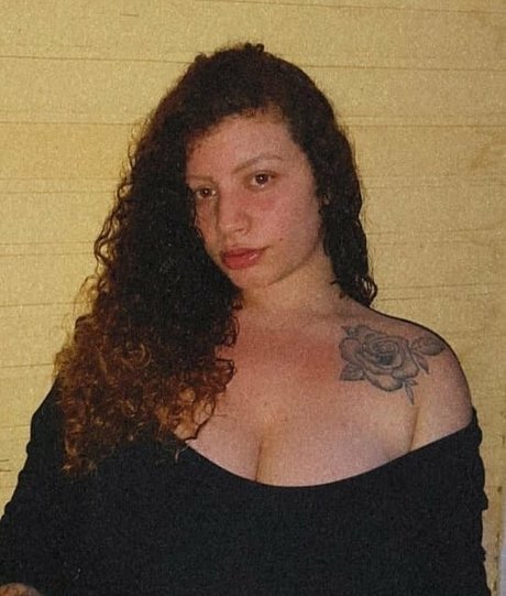 Ashley Alves exclusive actress img