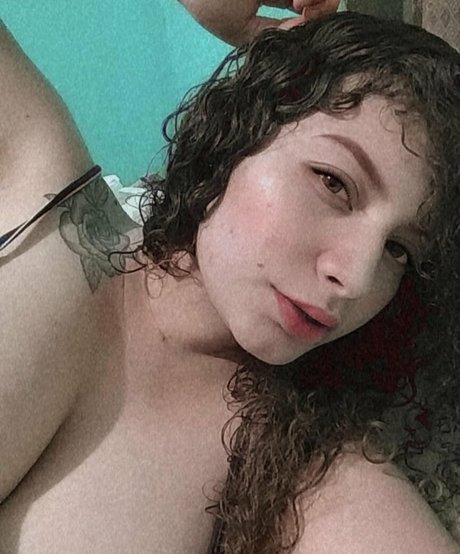 Ashley Alves art star photos