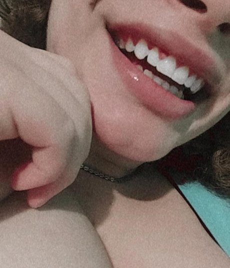 Ashley Alves pretty pornstar photo