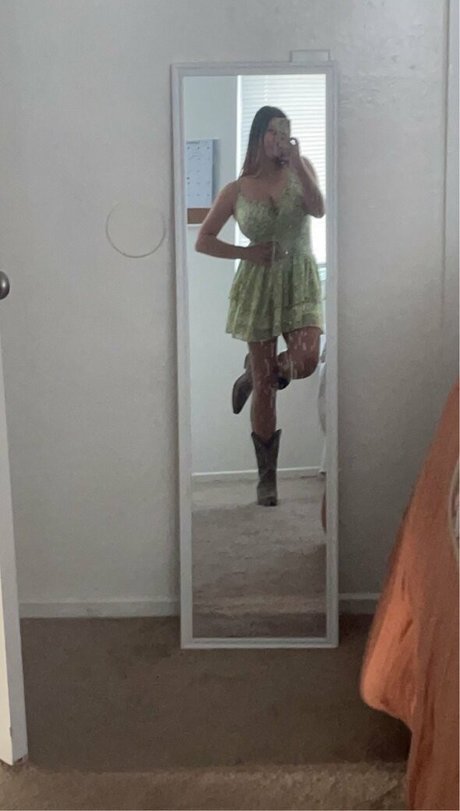 Emma R B beautiful model pics