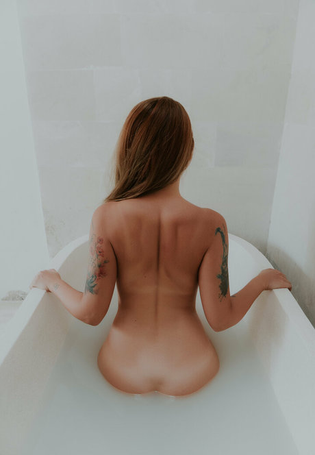 angiestrangie model erotic pics