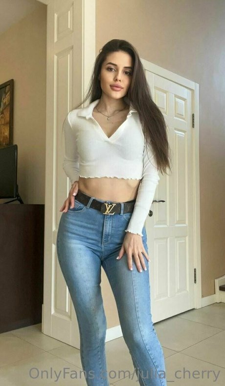 julia cherry model hot pics