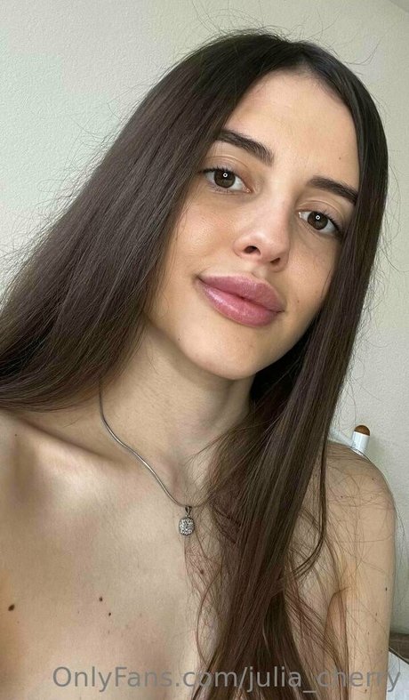 julia cherry model perfect images