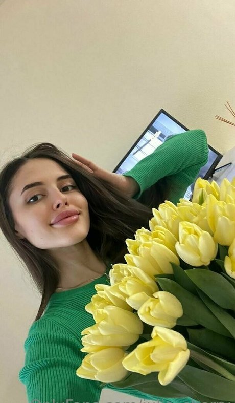 julia cherry exclusive actress images