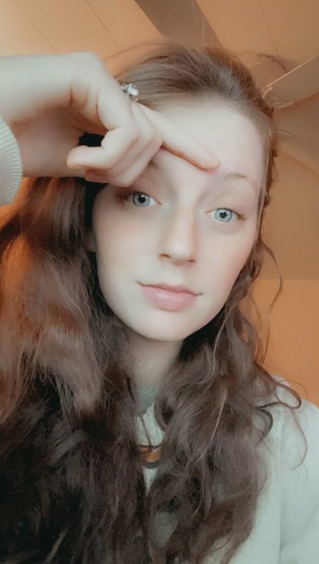 busty mom onlyfans beautiful pic