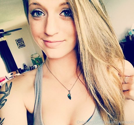 naughtyvettech model art picture