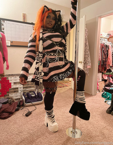 sungypsy nudes model gallery