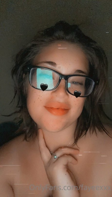 fayeexxx model sexy pics