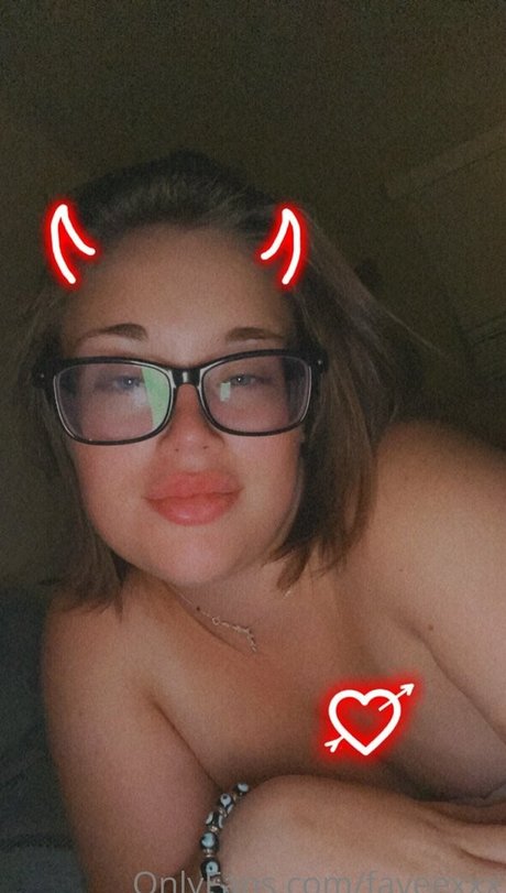 fayeexxx star hot photo