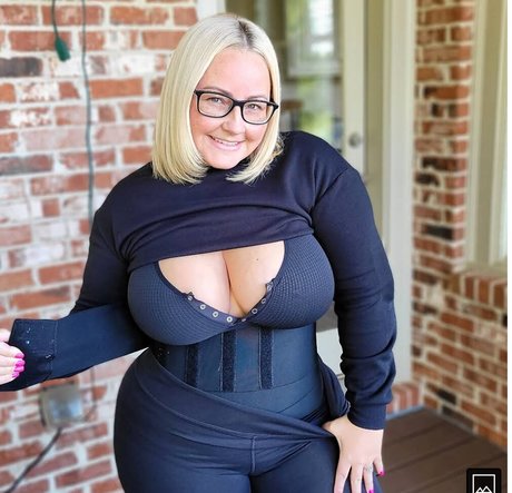 All Things Ely erotic star photo