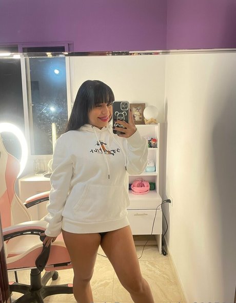 alm010599 model sexy archive