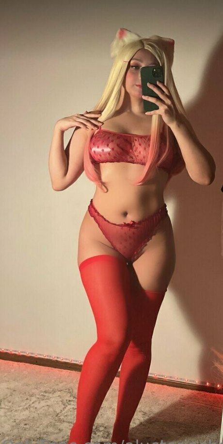 aluctoriachan beautiful model images