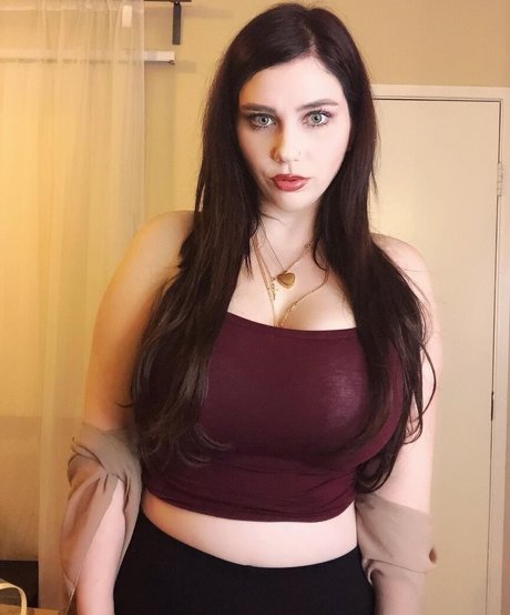 Nikkimichay adult model pic