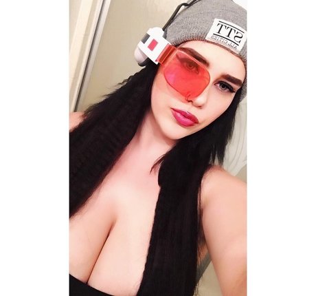 Nikkimichay hd model picture