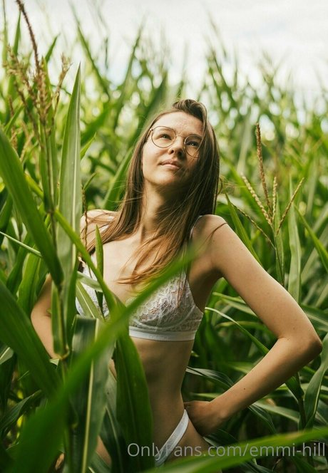 emmi hill adult actress galleries