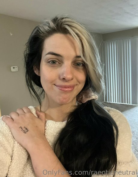 raeoticneutral top actress picture