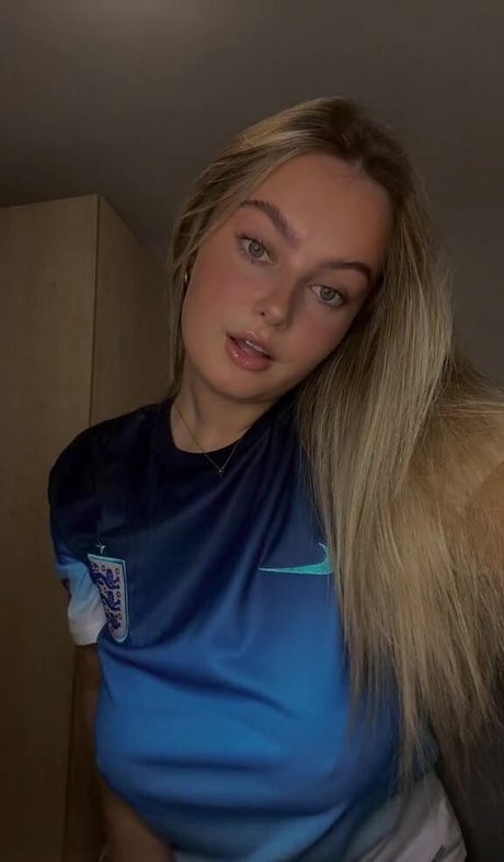 Leah Booth perfect pornstar photos