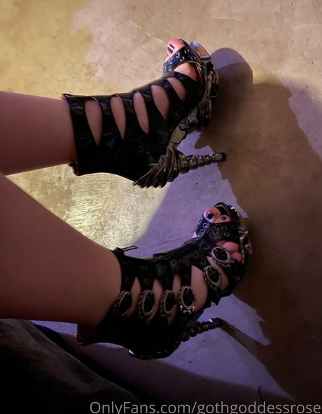 gothgoddessrose art model gallery