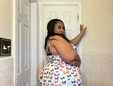 bbw moretolove23 model images