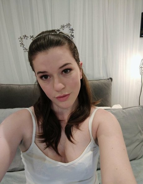 callaq pretty pornstar pics