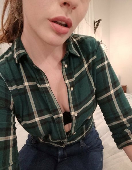 callaq star pornographic photos