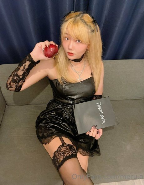 meru o nudes model images