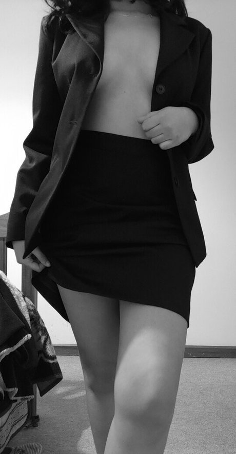 brokeunigirll star adult pics