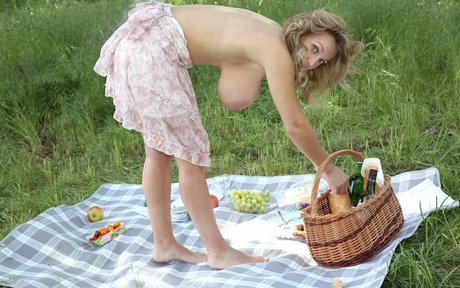 Mysti C model exclusive photos