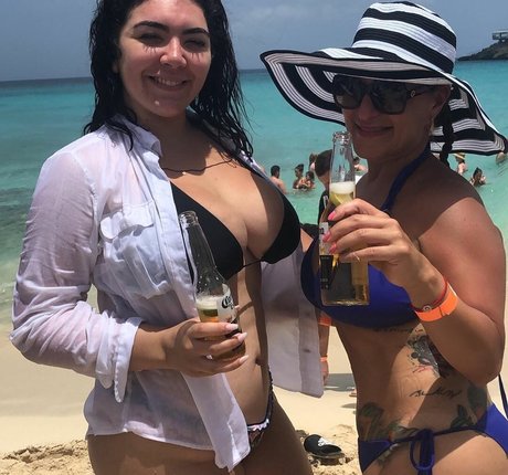 Nicky Nicole naked actress picture