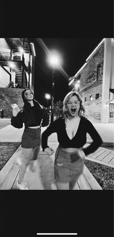 Summer Hope model erotic pics