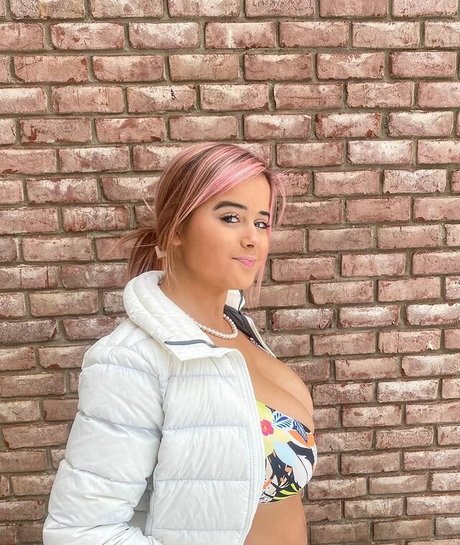 Summer Hope model erotic gallery