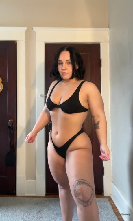 Buffgranola model nude image