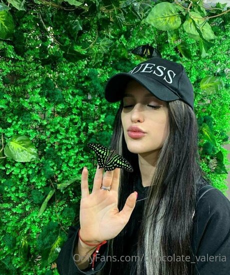 chocolate valeria nude model gallery