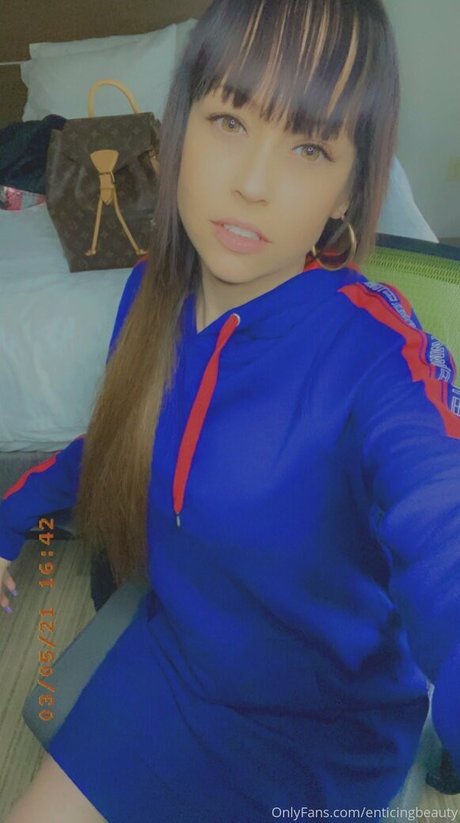 enticingbeauty hd actress pic