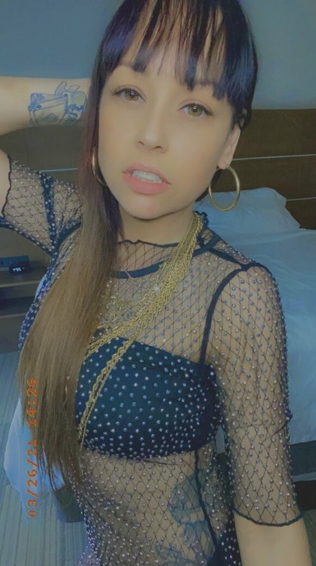 enticingbeauty model nude photos