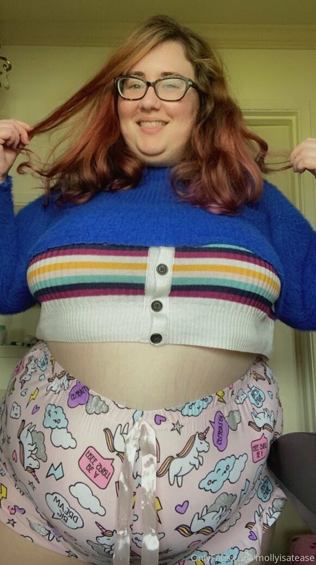 mollyisatease nude star pic