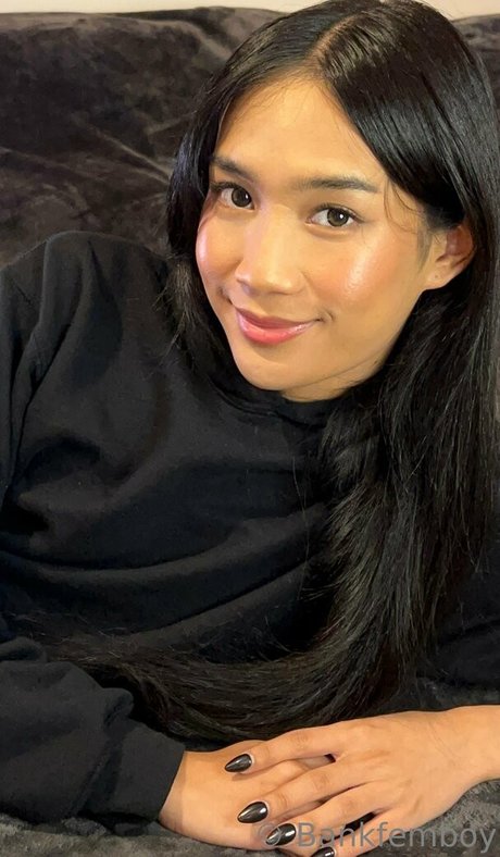 bankfemboy hot model img