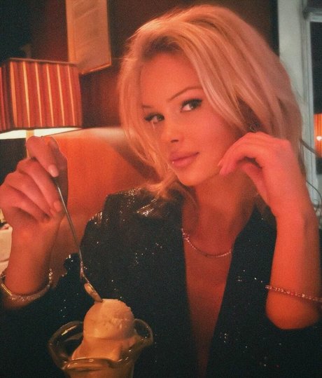 Carolina Marie sexy star gallery