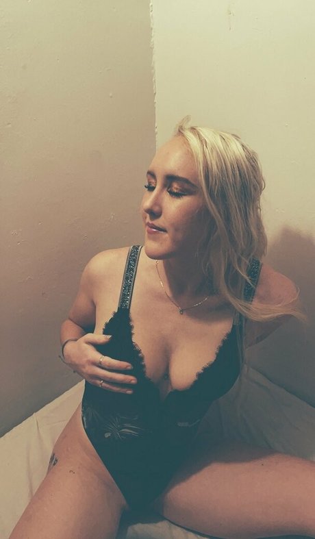 annanicolevip model nudes images