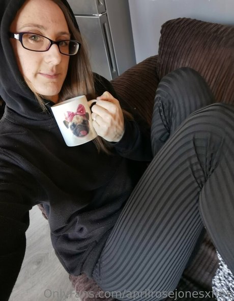 aprilrosejonesxfree adult model images