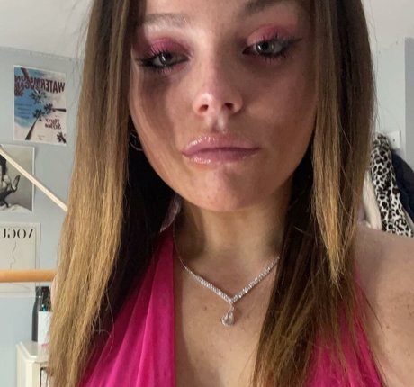 Hannah B pretty pornstar img