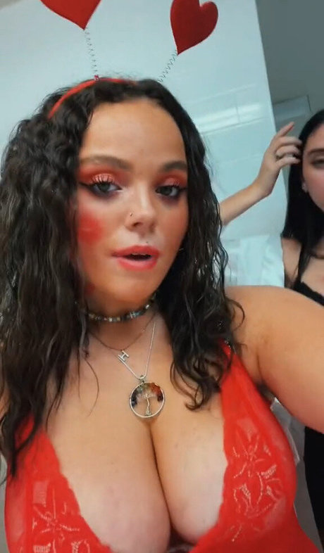 Hannah B free pornstar photos