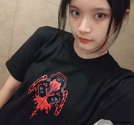 FurarOoO model adult pictures