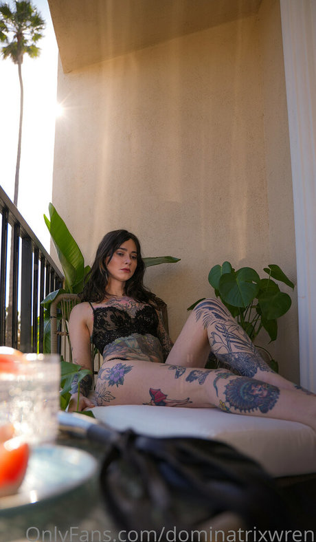 dominatrixwren sex star img