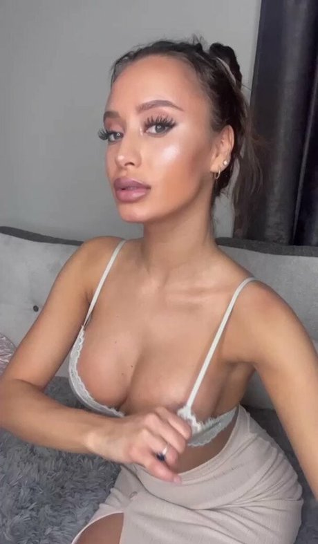 Tessa Maven star naked image