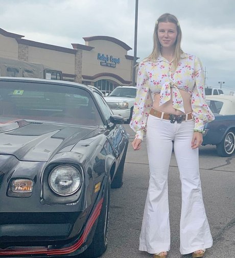 Bigblockblondie nudes model photos