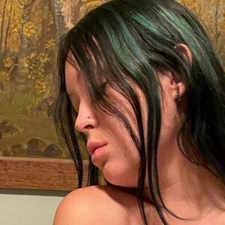 Crystal Roses hot actress image