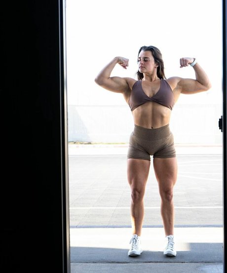 Janelle Jolicoeur model hd photo