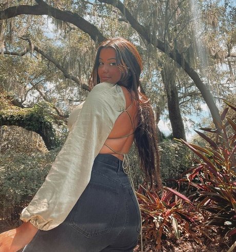 Carol Chaves pornstar sexy galleries