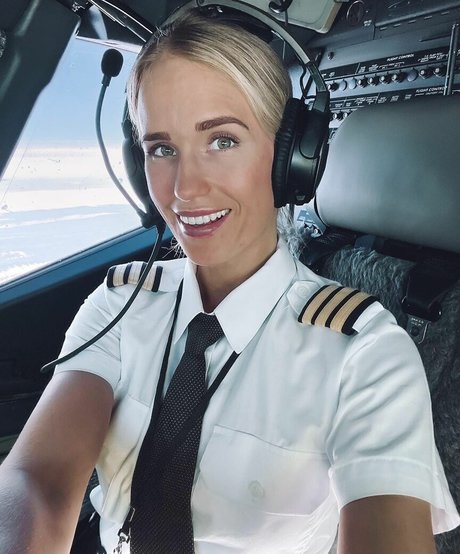 tattooed shemale onlyfans hot sexy img